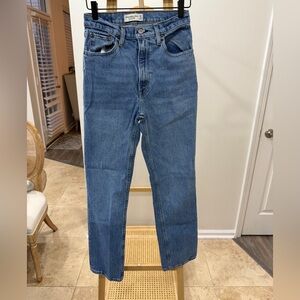 Abercrombie & Fitch 90’s Straight Ultra High Rise Jeans